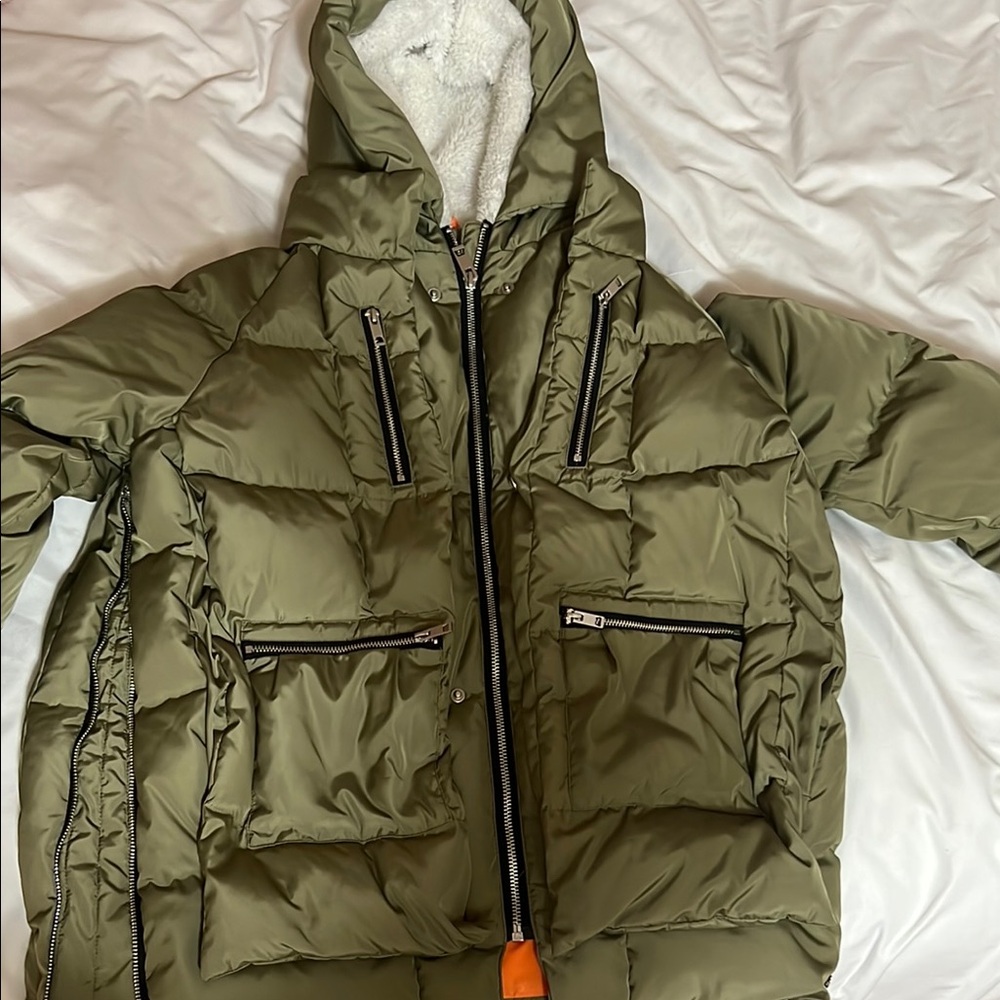Orolay Olive Green Puffer Jacket with Hood excellent condition worn 1/2 a season